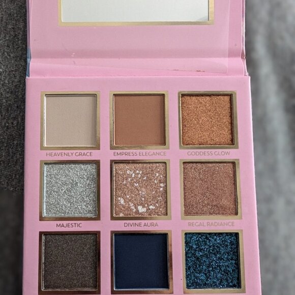 Eloise Beauty Goddess Eyeshadow Pallet - Picture 3 of 3